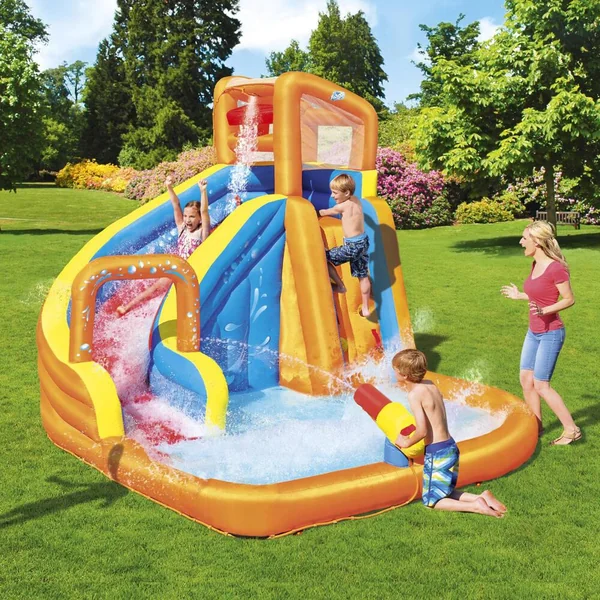 AIRE DE JEUX AVEC MUR D'ESCALADE ET PATAUGEOIRE 365 CM X 320 CM