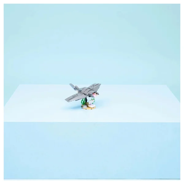 LEGO - Creator 3 in 1 - Fierce Shark with a Treasure Chest - Construction Set Toys - 31381