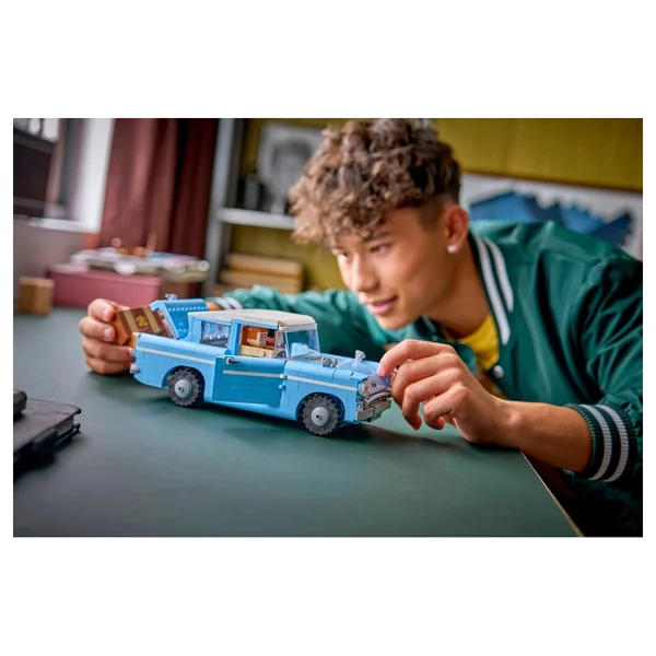 LEGO - Harry Potter - Enchanted Flying Ford Anglia - Construction Set Toys - 76470