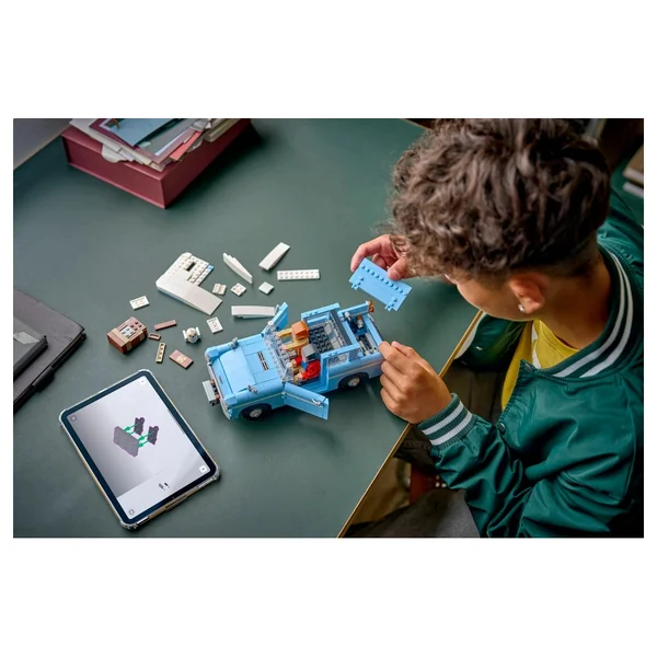 LEGO - Harry Potter - Enchanted Flying Ford Anglia - Construction Set Toys - 76470