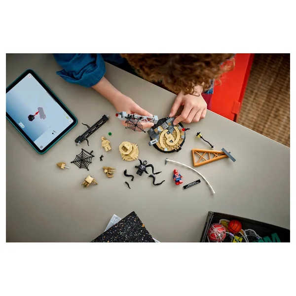 LEGO - Super Heroes - Epic Battle: Spider-Man vs. Sandman - Construction Set Toys - 76334