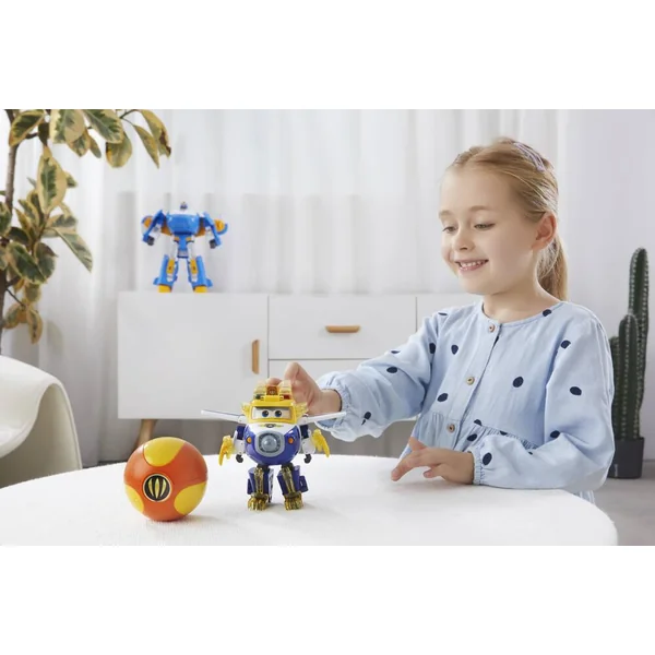 SUPER WINGS - 1 FIGURINE TRANSFORMING SAISON 6 + 1 SUPER BALLE
